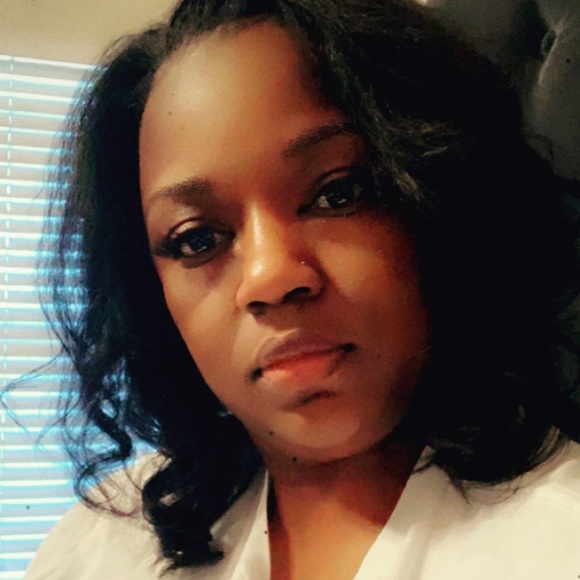 Meet your Posher, Monica - Picture 1 of 1